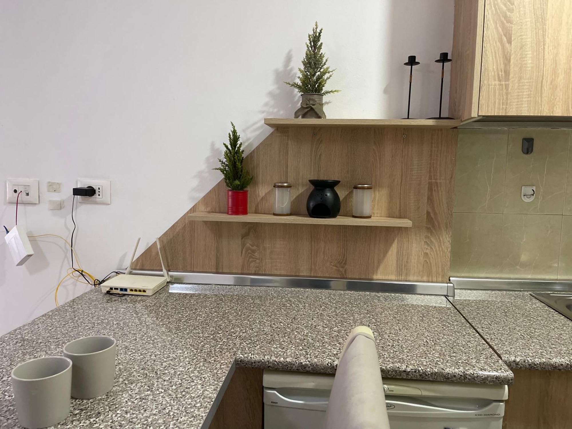 Downtown Modern Studio Apartment Tiranë Luaran gambar